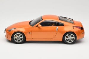 Nissan 350Z Z33 Sunset Orange AUTOart 1:18 77312 Kov – obrázek 4 z 8