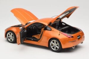 Nissan 350Z Z33 Sunset Orange AUTOart 1:18 77312 Kov – obrázek 5 z 8