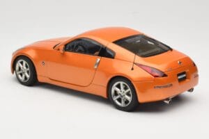 Nissan 350Z Z33 Sunset Orange AUTOart 1:18 77312 Kov – obrázek 7 z 8