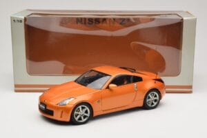 Nissan 350Z Z33 Sunset Orange AUTOart 1:18 77312 Kov – obrázek 8 z 8