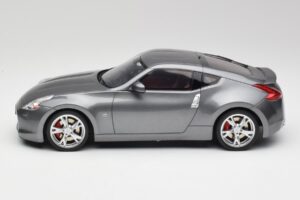 Nissan 370Z Z34 Gun Metallic Otto 1:18 OT465 Pryskyřice – obrázek 3 z 6