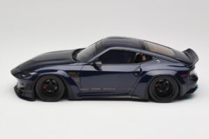 Nissan 400Z RZ34 Pandem Midnight Blue GT Spirit 1:18 GT494 Pryskyřice – obrázek 3 z 6