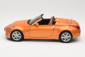 Nissan Fairlady Z Z33 Roadster Sunset Orange AUTOart 1:18 77377 Kov – obrázek 4 z 8