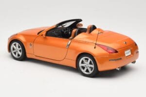 Nissan Fairlady Z Z33 Roadster Sunset Orange AUTOart 1:18 77377 Kov – obrázek 7 z 8