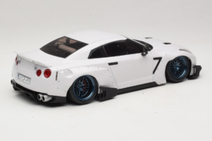 Nissan GT-R R35 Boost Wars 2 Bílý Jp Kraemo 1:18 KRAEMO001 Kov – obrázek 3 z 7