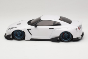 Nissan GT-R R35 Boost Wars 2 Bílý Jp Kraemo 1:18 KRAEMO001 Kov – obrázek 4 z 7