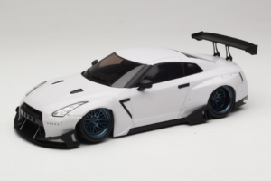 Nissan GT-R R35 Boost Wars 2 Bílý Jp Kraemo 1:18 KRAEMO001 Kov
