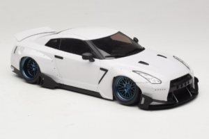 Nissan GT-R R35 Boost Wars 2 Bílý Jp Kraemo 1:18 KRAEMO001 Kov – obrázek 5 z 7