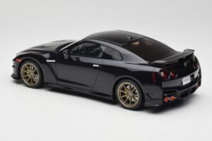 Nissan GT-R R35 Takumi Edition Midnight Purple GT Spirit 1:18 GT932 Pryskyřice – obrázek 5 z 6