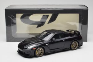 Nissan GT-R R35 Takumi Edition Midnight Purple GT Spirit 1:18 GT932 Pryskyřice – obrázek 6 z 6