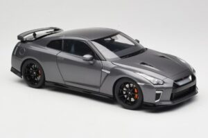 Nissan GT-R R35 Track Edition NISMO Gun Metallic MotorHelix 1:18 M83507 Kov – obrázek 6 z 8