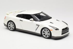 Nissan GT-R R35 Bílý Bburago 1:18 18-12079 Kov – obrázek 6 z 8