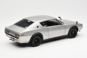Nissan Skyline 2000 GT-R KPGC110 Stříbrný Kyosho 1:18 08255S Kov – obrázek 3 z 8