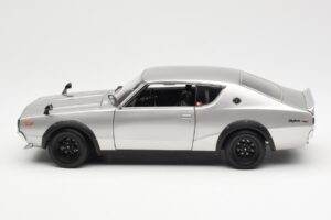 Nissan Skyline 2000 GT-R KPGC110 Stříbrný Kyosho 1:18 08255S Kov – obrázek 4 z 8