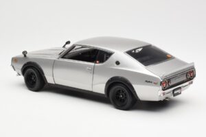 Nissan Skyline 2000 GT-R KPGC110 Stříbrný Kyosho 1:18 08255S Kov – obrázek 7 z 8