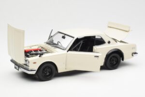 Nissan Skyline 2000 GT-R KPGC110 Bílý Kyosho 1:18 08127W Kov – obrázek 2 z 8