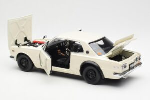 Nissan Skyline 2000 GT-R KPGC110 Bílý Kyosho 1:18 08127W Kov – obrázek 5 z 8
