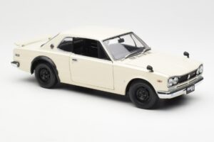 Nissan Skyline 2000 GT-R KPGC110 Bílý Kyosho 1:18 08127W Kov – obrázek 6 z 8