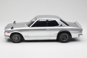 Nissan Skyline C10 2000 GT-R Stříbrný Otto 1:12 G094 Pryskyřice – obrázek 3 z 6