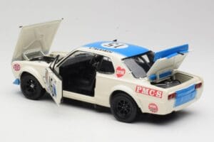 Nissan Skyline 2000GT-R KPGC10 #15 K. Takahashi Nissan Works JTCC 1972 Kyosho 1:18 08122B Kov – obrázek 5 z 8