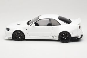 Nissan Skyline GT-R BNR34 by KRC Pearl White Otto 1:18 OT1135 Pryskyřice – obrázek 3 z 6