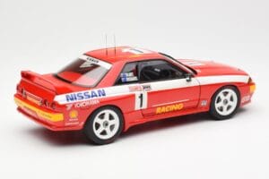 Nissan Skyline GT-R R32 #1 J. Richards / M. Skaife Bathurst 1000 Winner 1992 AUTOart 1:18 89279 Kov – obrázek 3 z 8