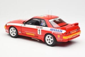 Nissan Skyline GT-R R32 #1 J. Richards / M. Skaife Bathurst 1000 Winner 1992 AUTOart 1:18 89279 Kov – obrázek 7 z 8