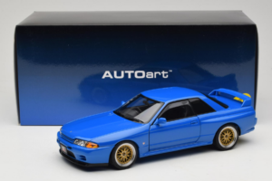 Nissan Skyline GT-R R32 V-Spec II Tuned Modrý AUTOart 1:18 77415 Kov – obrázek 8 z 8