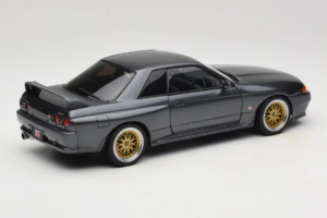 Nissan Skyline GT-R R32 V-Spec II Tuned Gun Grey Metallic AUTOart 1:18 77417 Kov – obrázek 3 z 8