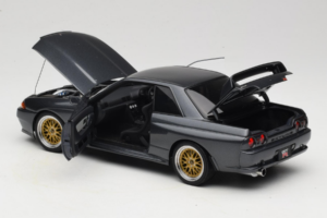 Nissan Skyline GT-R R32 V-Spec II Tuned Gun Grey Metallic AUTOart 1:18 77417 Kov – obrázek 5 z 8