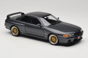 Nissan Skyline GT-R R32 V-Spec II Tuned Gun Grey Metallic AUTOart 1:18 77417 Kov – obrázek 6 z 8