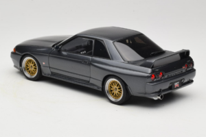 Nissan Skyline GT-R R32 V-Spec II Tuned Gun Grey Metallic AUTOart 1:18 77417 Kov – obrázek 7 z 8
