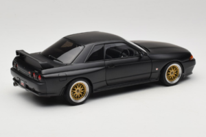 Nissan Skyline GT-R R32 V-Spec II Tuned Version Matt Black AUTOart 1:18 77418 Kov – obrázek 3 z 8