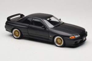 Nissan Skyline GT-R R32 V-Spec II Tuned Version Matt Black AUTOart 1:18 77418 Kov – obrázek 6 z 8