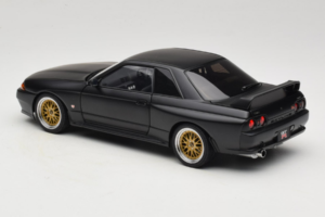 Nissan Skyline GT-R R32 V-Spec II Tuned Version Matt Black AUTOart 1:18 77418 Kov – obrázek 7 z 8