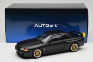 Nissan Skyline GT-R R32 V-Spec II Tuned Version Matt Black AUTOart 1:18 77418 Kov – obrázek 8 z 8