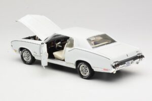 Oldsmobile Cutlass SX Bílý ERTL 1:18 33775 Kov – obrázek 5 z 8