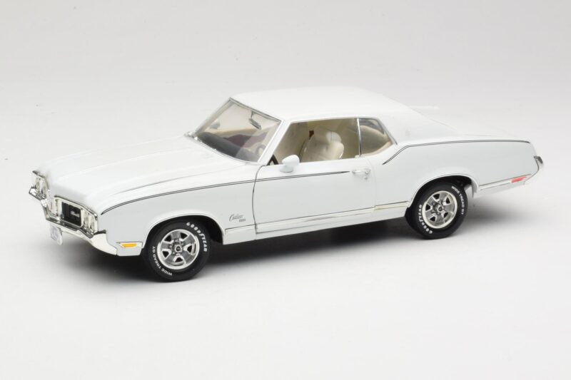 Oldsmobile Cutlass SX Bílý ERTL 1:18 33775 Kov