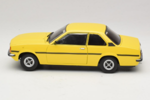 Opel Ascona B SR Žlutý Poškrábaný Přední Nárazník Sun Star 1:18 5384 Kov – obrázek 5 z 9