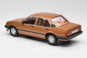 Opel Ascona C Berlina Beige Metallic MCG 1:18 MCG18459 Kov – obrázek 5 z 6