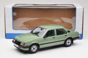 Opel Ascona C Metallic Light Green MCG 1:18 MCG18458 Kov – obrázek 6 z 6