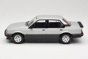Opel Ascona C SR Stříbrný MCG 1:18 MCG18460 Kov – obrázek 3 z 6