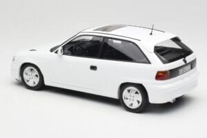 Opel Astra F GSi Blanc Casablanca Norev 1:18 183673 Kov – obrázek 5 z 6