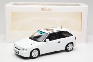 Opel Astra F GSi Blanc Casablanca Norev 1:18 183673 Kov – obrázek 6 z 6