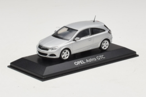 Opel Astra H GTC Stříbrný Minichamps 1:43 ASTRA003 Kov – obrázek 2 z 4