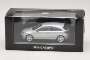 Opel Astra H GTC Stříbrný Minichamps 1:43 ASTRA003 Kov – obrázek 4 z 4