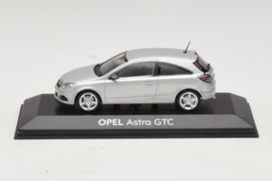 Opel Astra H GTC Stříbrný Minichamps 1:43 ASTRA003 Kov
