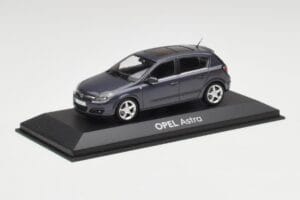 Opel Astra H Tmavě Modrý Minichamps 1:43 B24910027-A1 Kov – obrázek 2 z 4