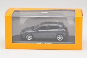 Opel Astra H Tmavě Modrý Minichamps 1:43 B24910027-A1 Kov – obrázek 4 z 4