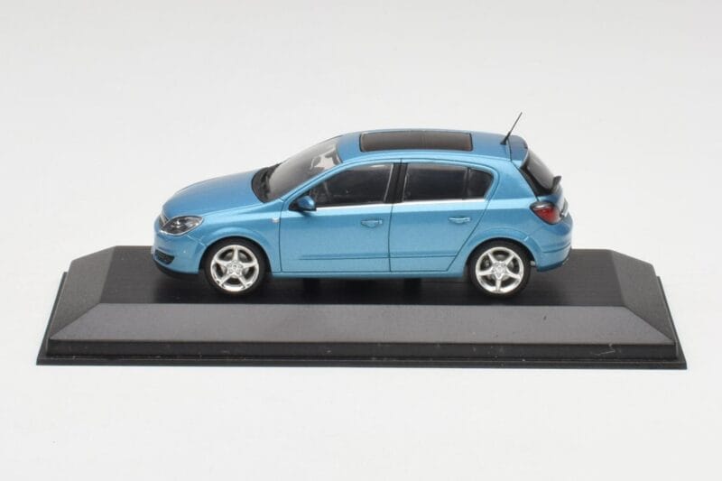 Opel Astra H Světle Modrý Minichamps 1:43 400043001 Kov